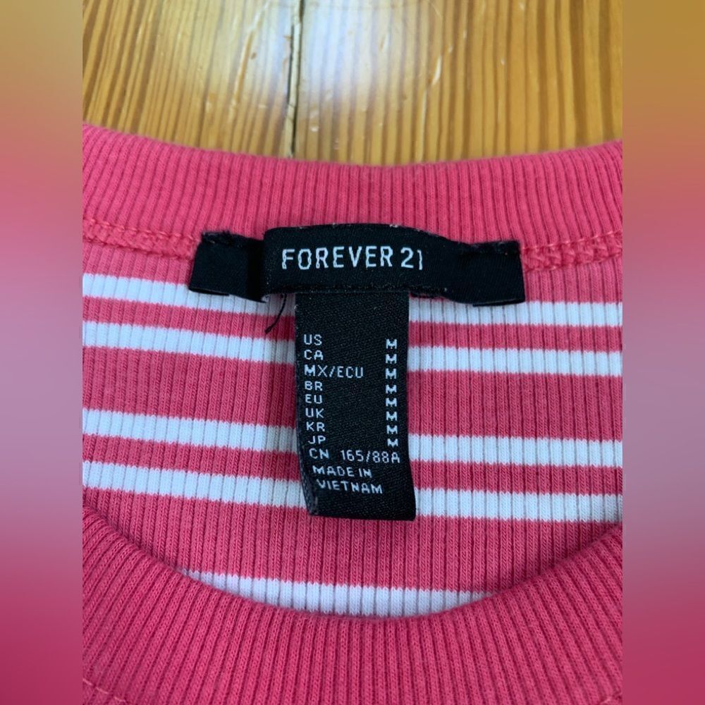 Bundle of Crop Tops - Picture 6 of 8